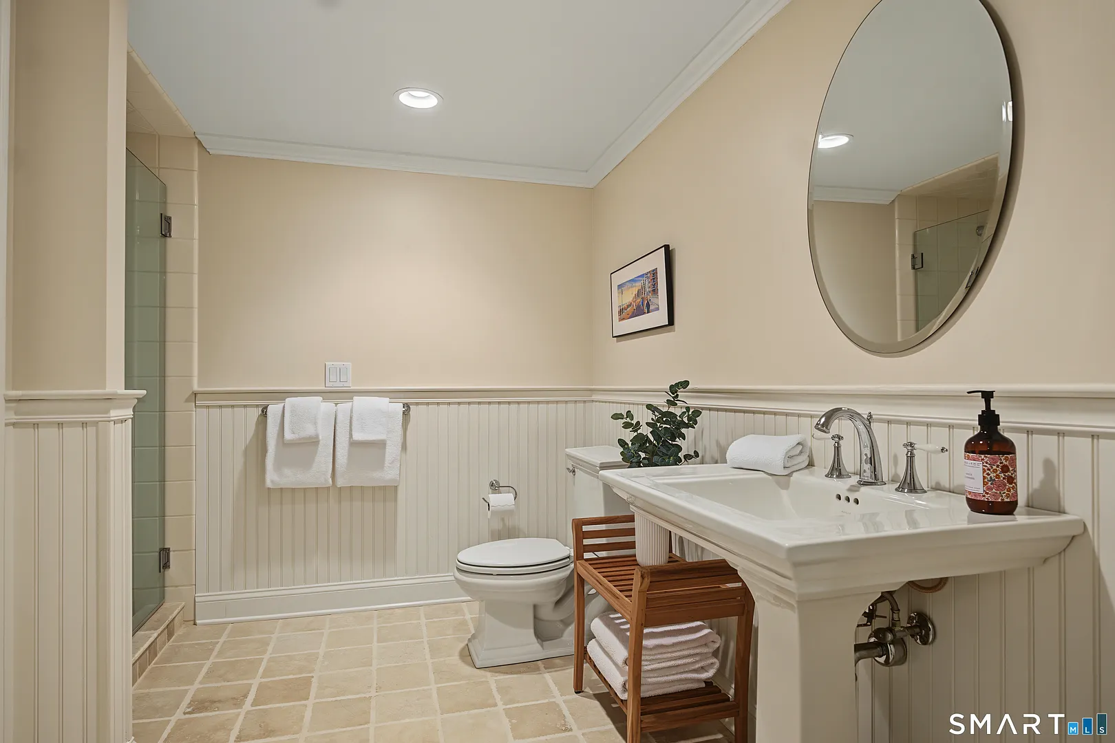 373 Boston Post Road Photo 37