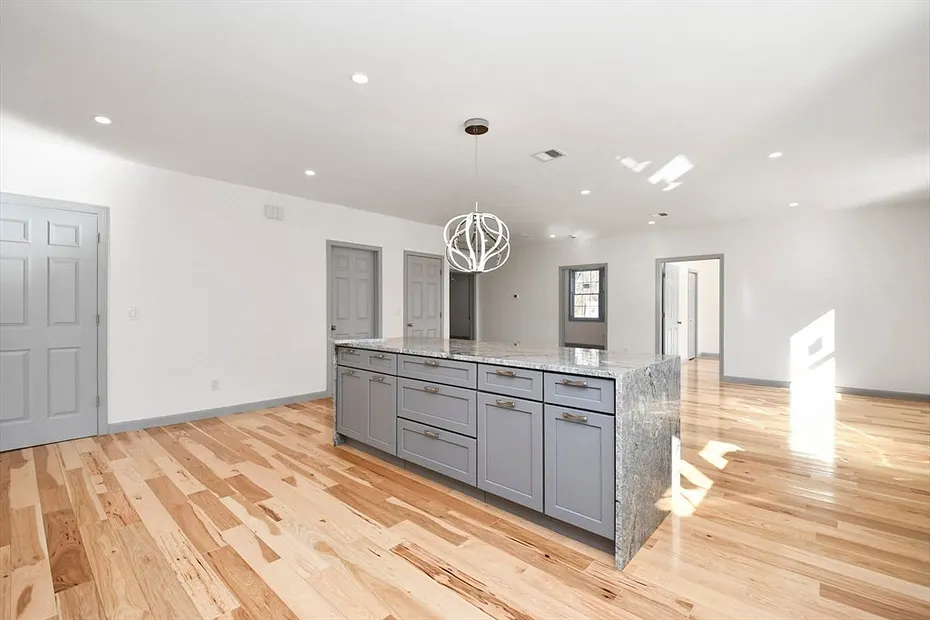 1 Stockwell Road Photo 6