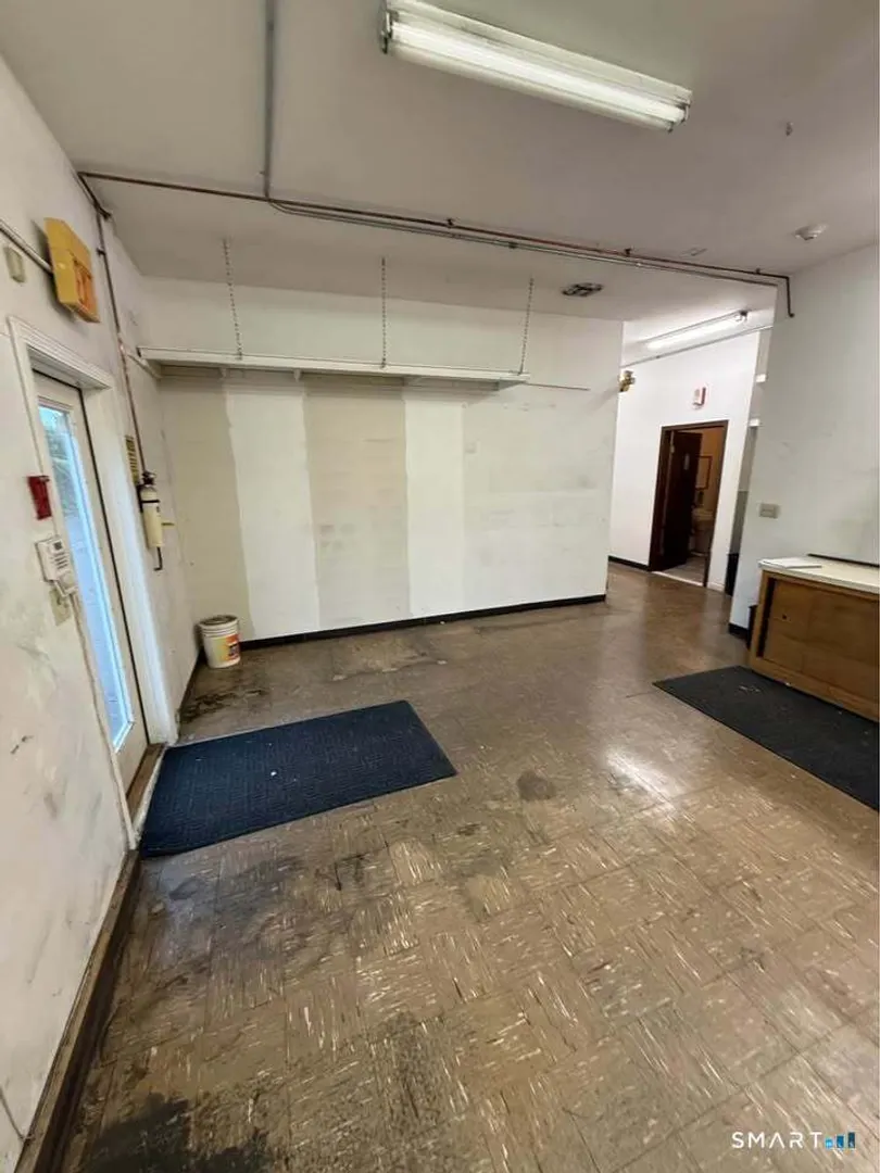 29 Seemans Lane Photo 4