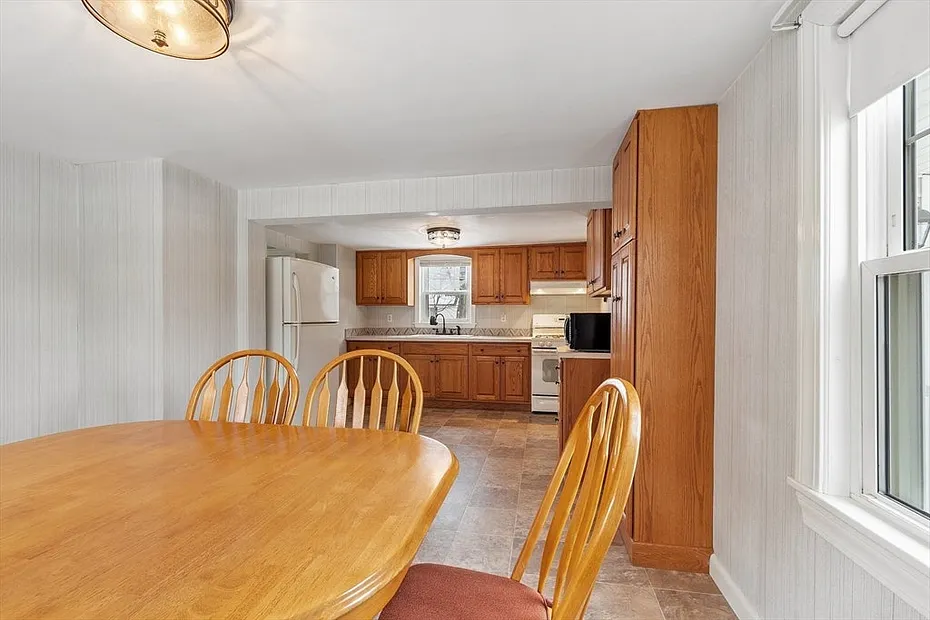 28 Birch Ave Photo 13