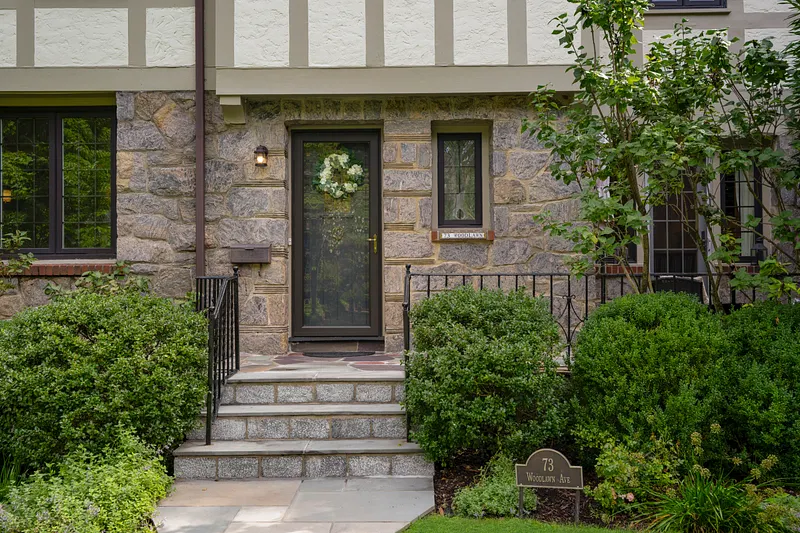 73 Woodlawn Avenue Photo 4