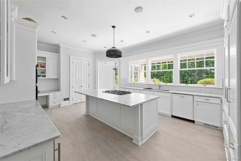 284 W Patent Road Photo 6