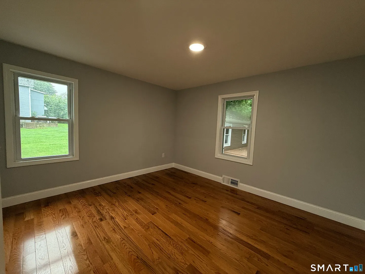 62 Mowry Avenue Photo 24