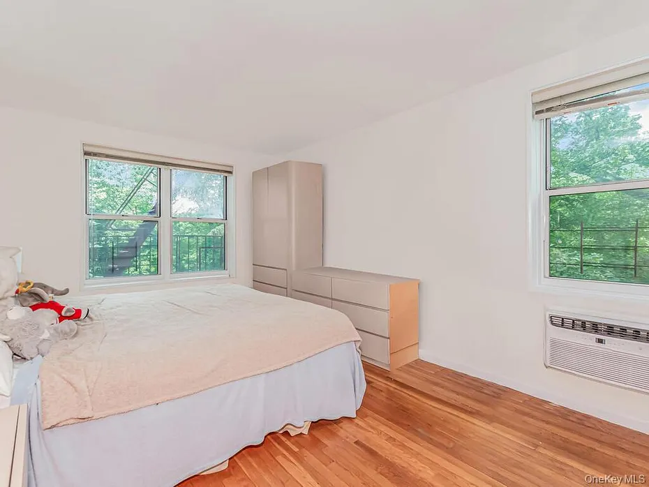 679 W 239th Street W  #3J Photo 5