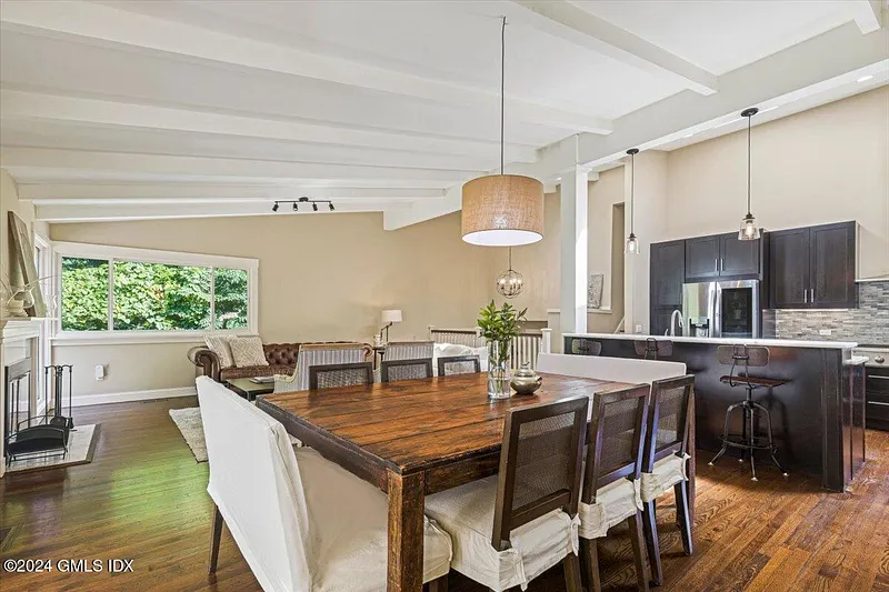 70 Gregory Road Photo 7