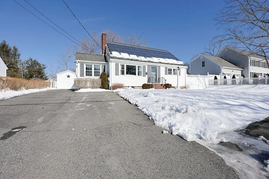 5 Clinton Ave Photo 2