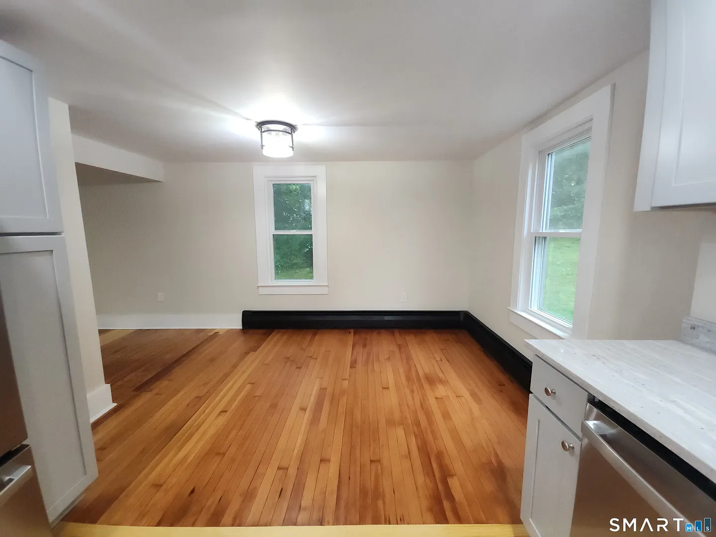20 Hicksville Road Photo 7