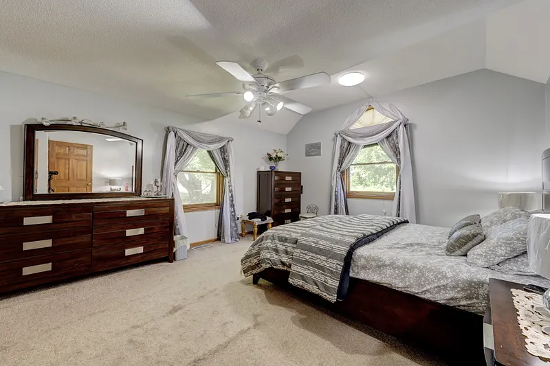 300 Hilltop Road Photo 27