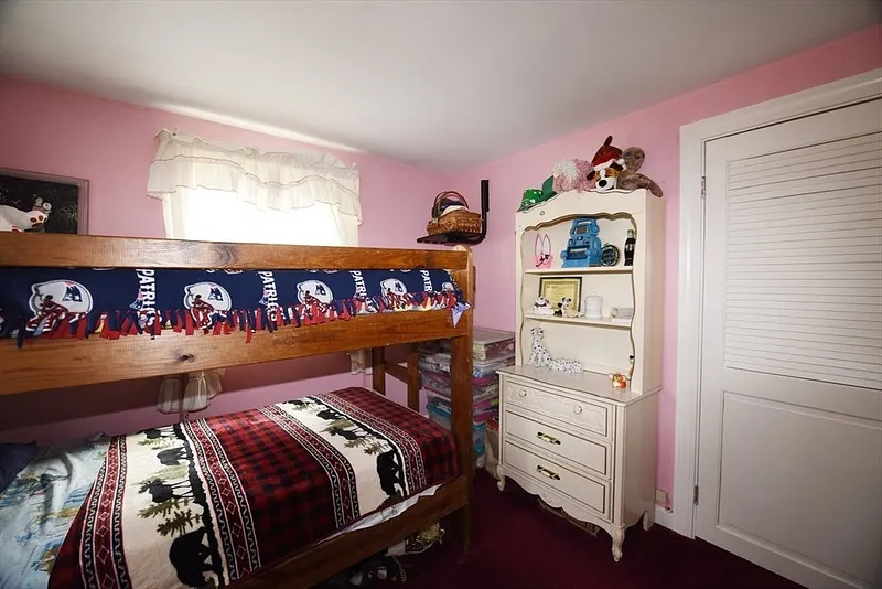 366 Webster St Photo 21