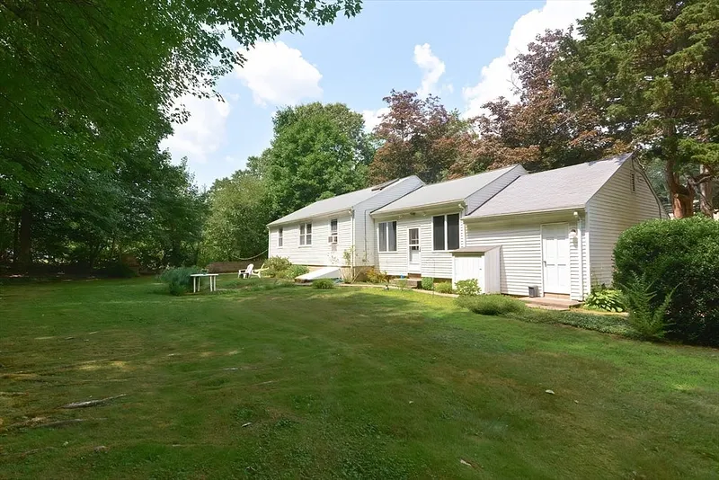 142 Bacon Street Photo 4