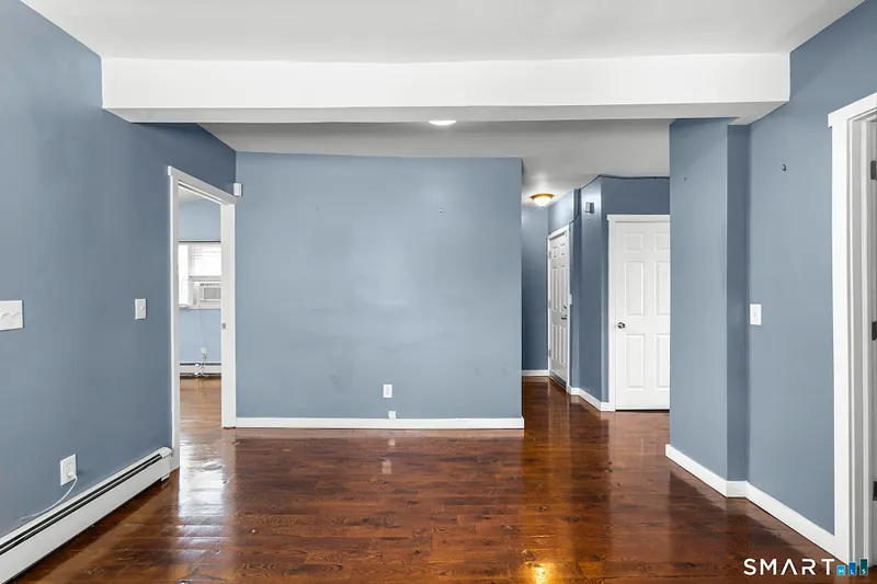 62 Saint Michaels Avenue Photo 5