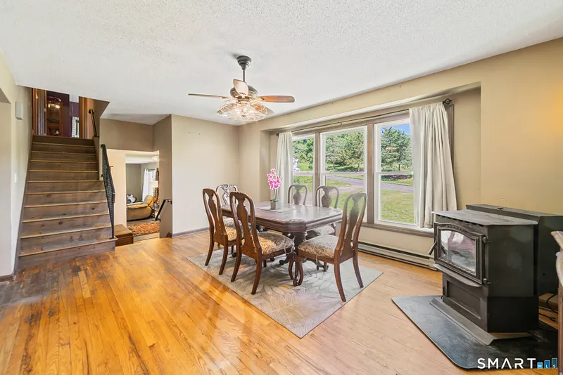 28 Charter Oak Drive Photo 16