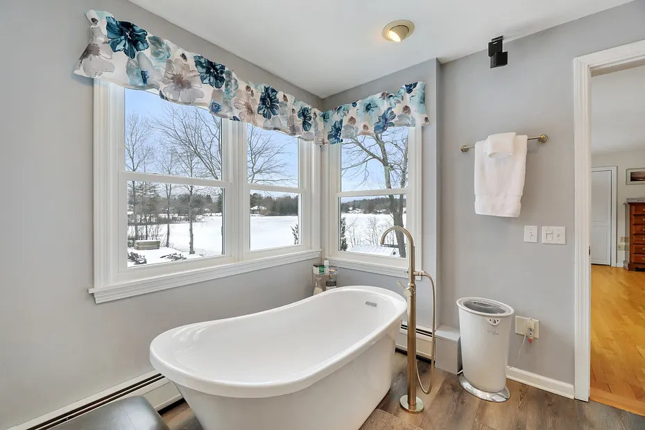 593 Lakeway Dr Photo 31