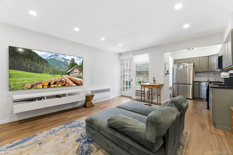 250 N Broadway  #5B Photo 1