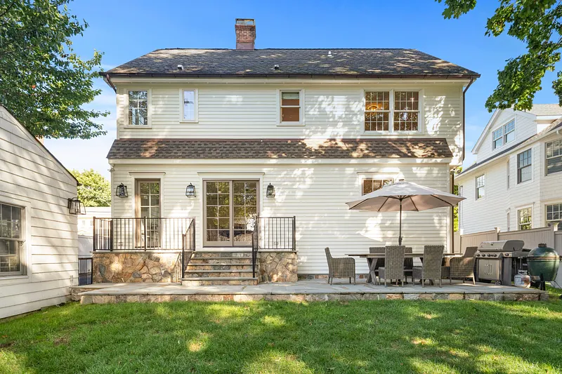 11 Highland Avenue Photo 2