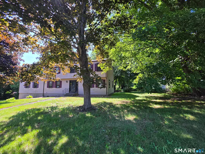 8 Squire Lane Photo 29