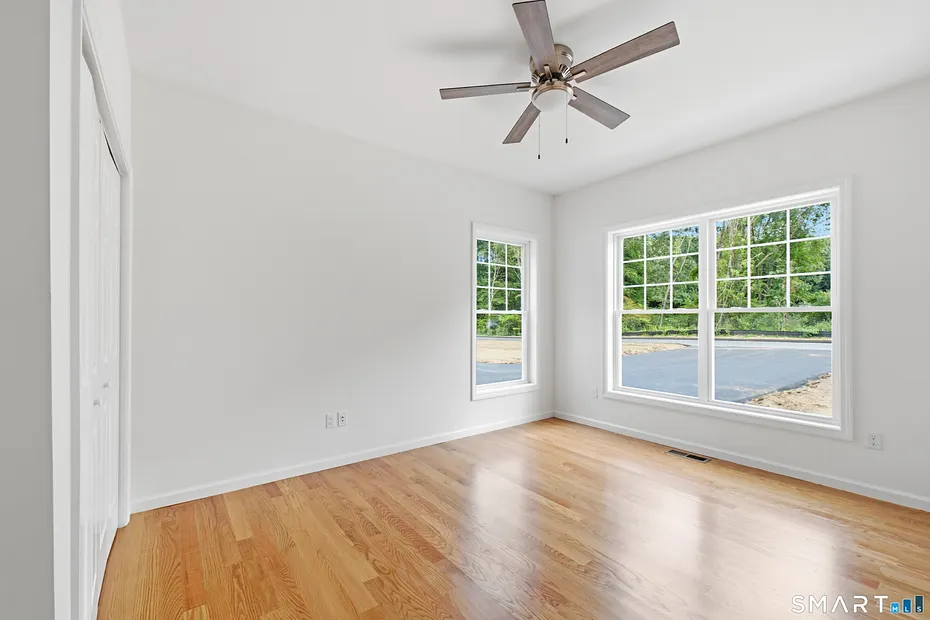 18 Spring Hill Lane Photo 20