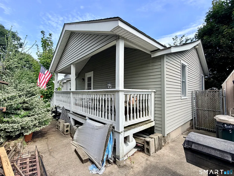 40 Andrews Avenue Photo 23