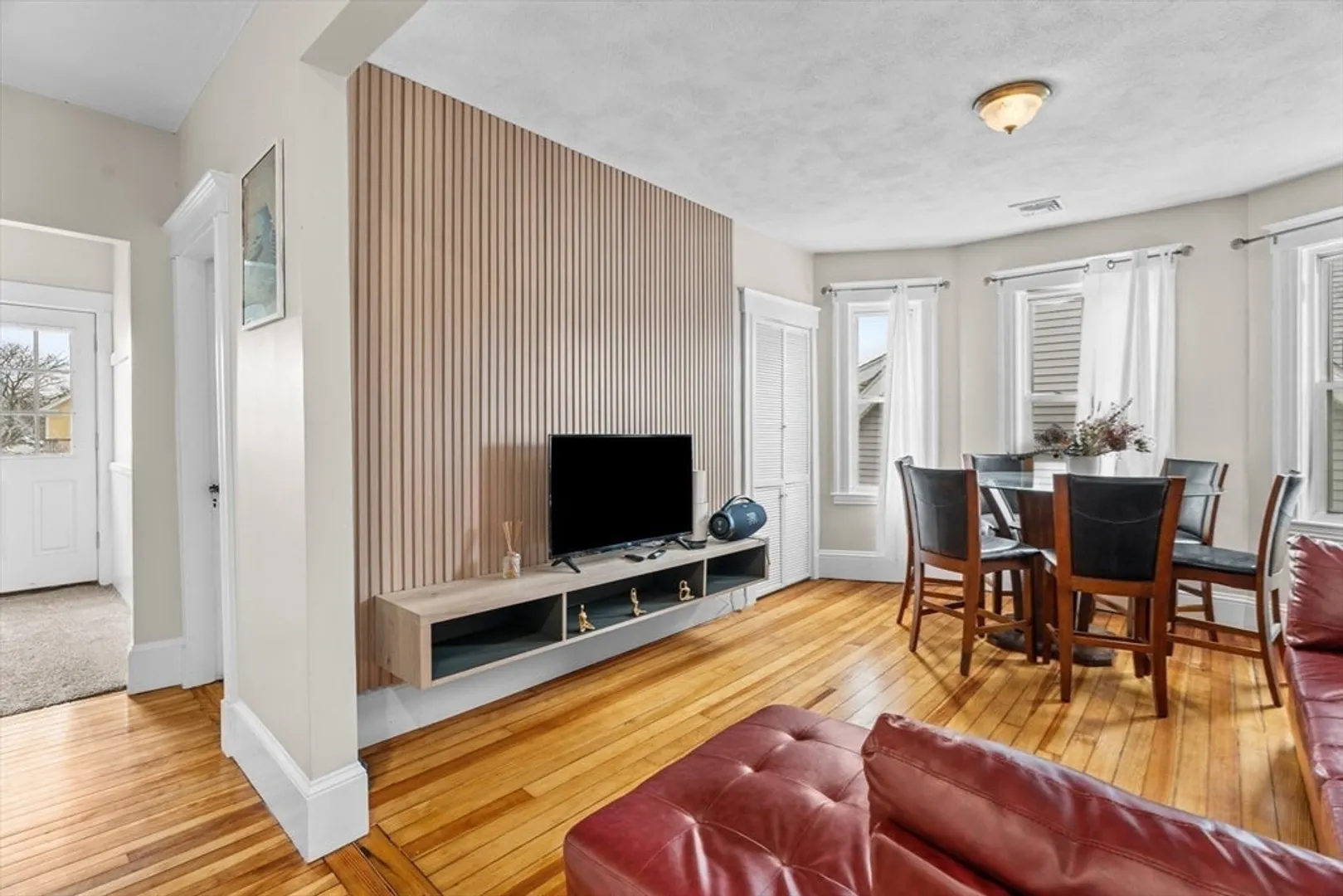 150 Oakland St Photo 15