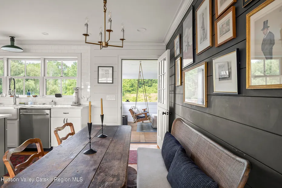 476 South Road Photo 11