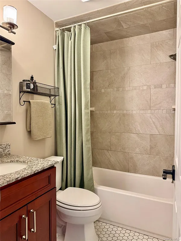 26 Bridle Lane Photo 18