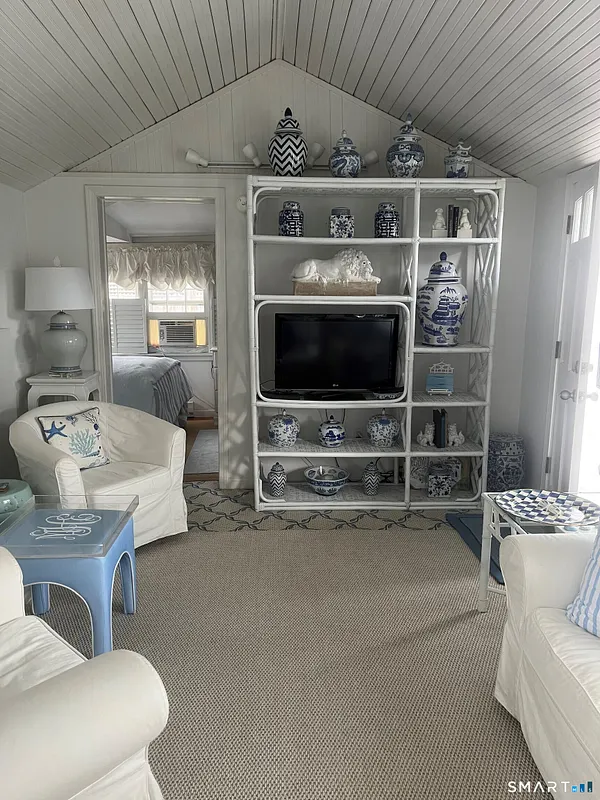 Essex Rental Photo 8