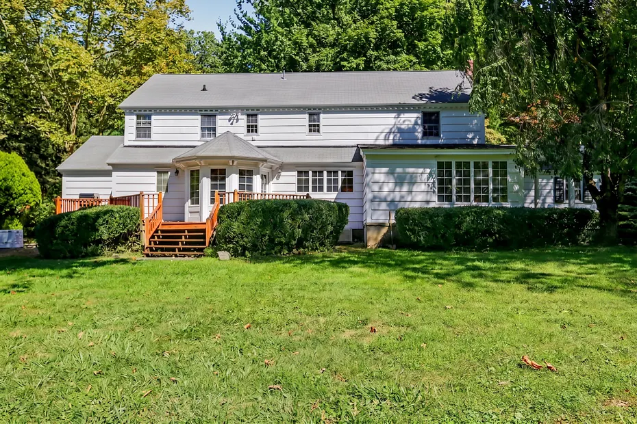 1951 Burr Street Photo 32