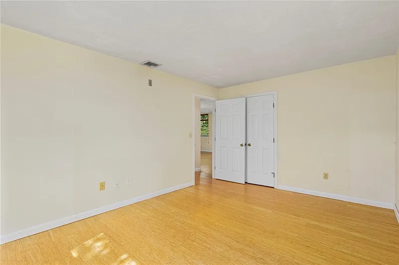 3524 W Shore Road  #301 Photo 17