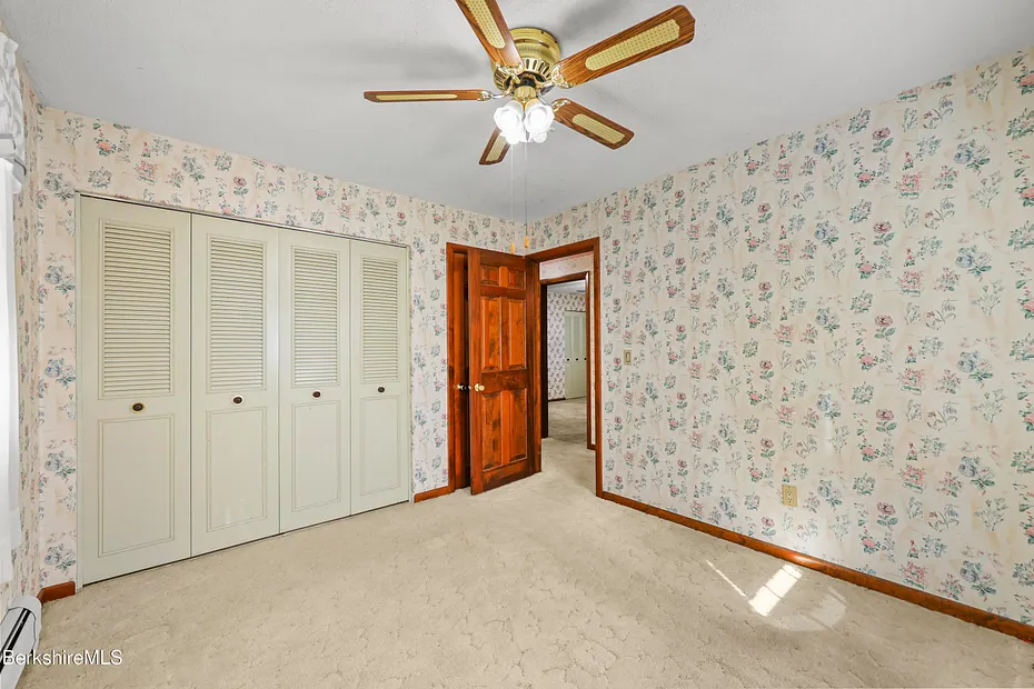 64 Devonshire Dr Photo 28