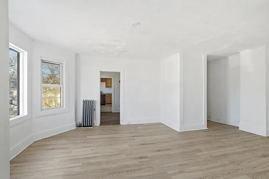 127 Dickinson Street Photo 26