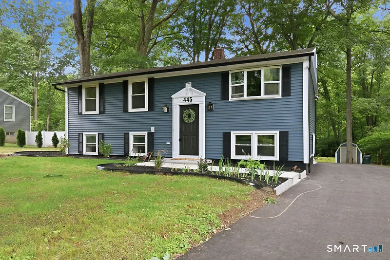 445 Lincoln Drive Photo 2
