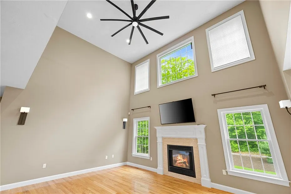 51 Womantam Lane Photo 17