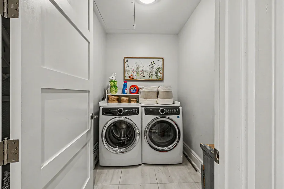 740 Davenport Avenue  #1 Photo 34