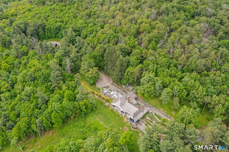 310 Litchfield Road Photo 25