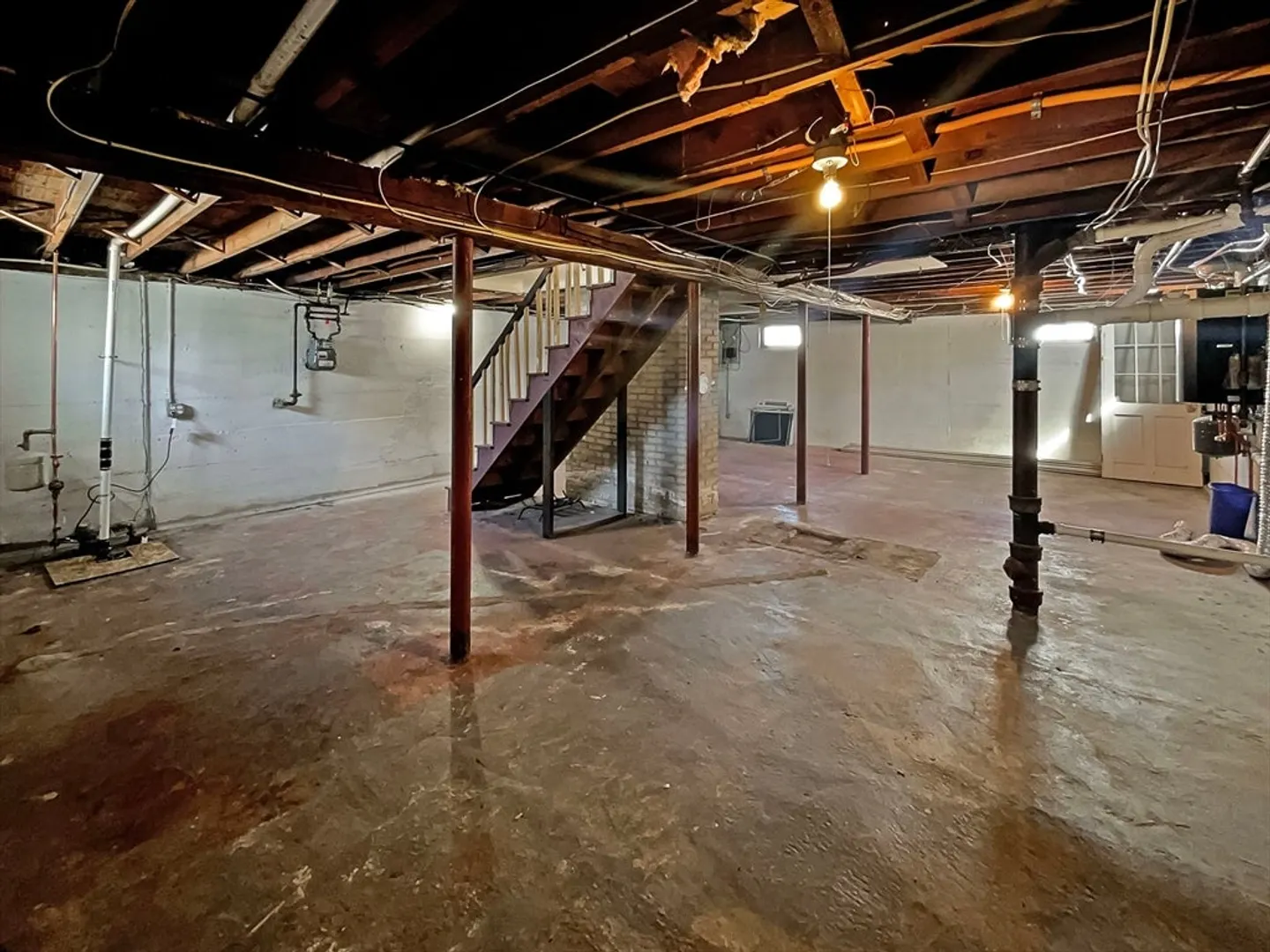 44 2nd St Photo 25