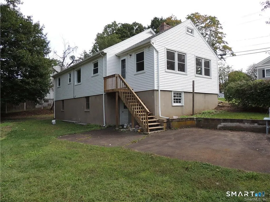87 Hotchkiss Grove Road Photo 15