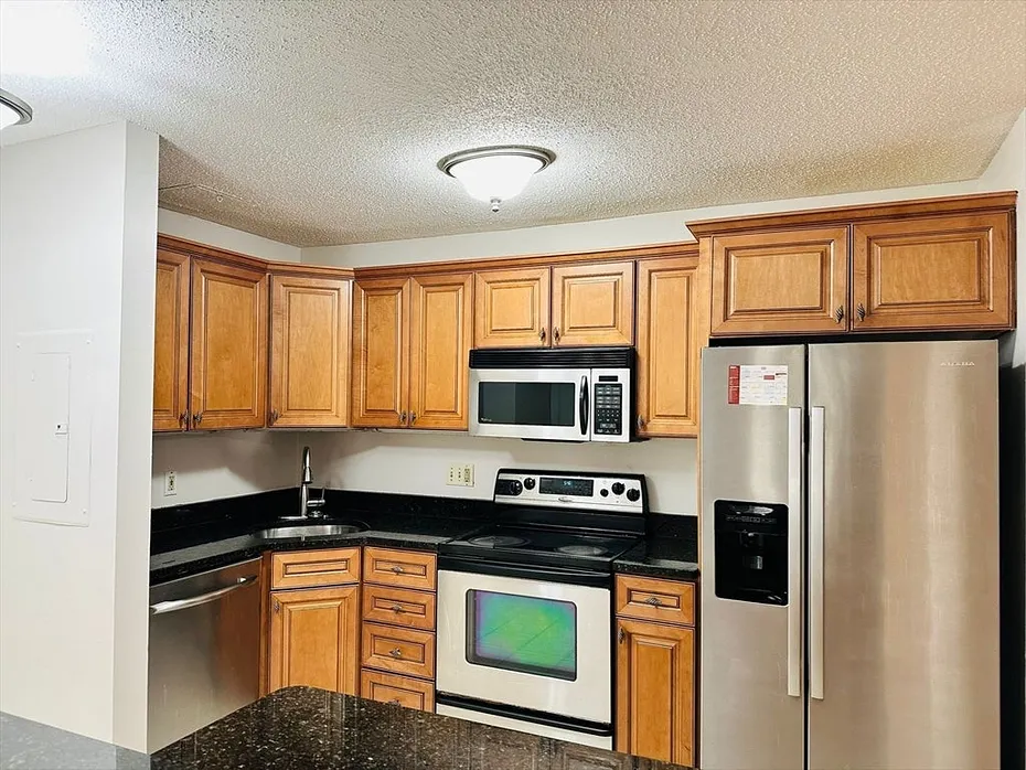 450 Brookside Dr  #B Photo 3