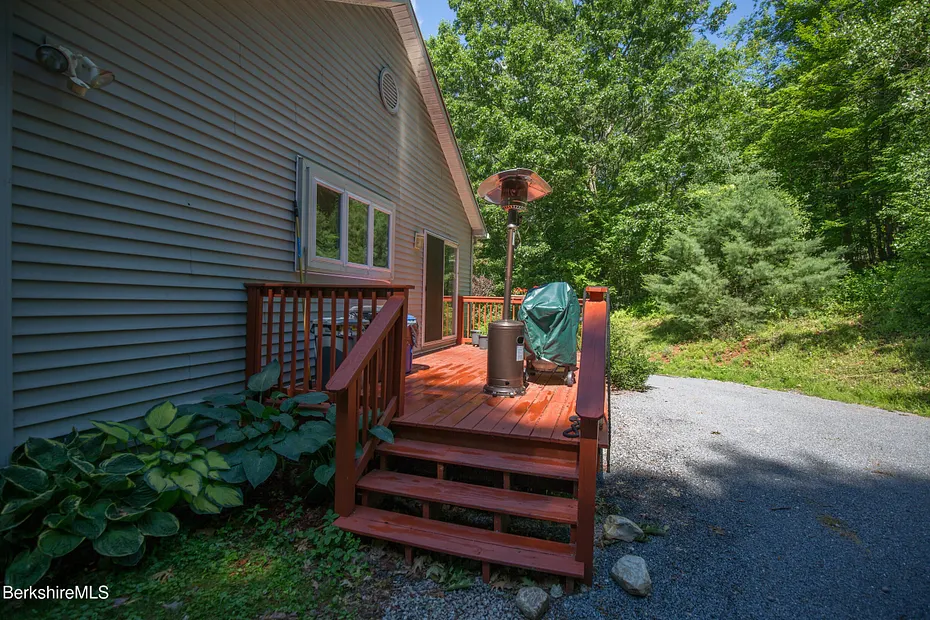 120 N Hoosac Rd Photo 33