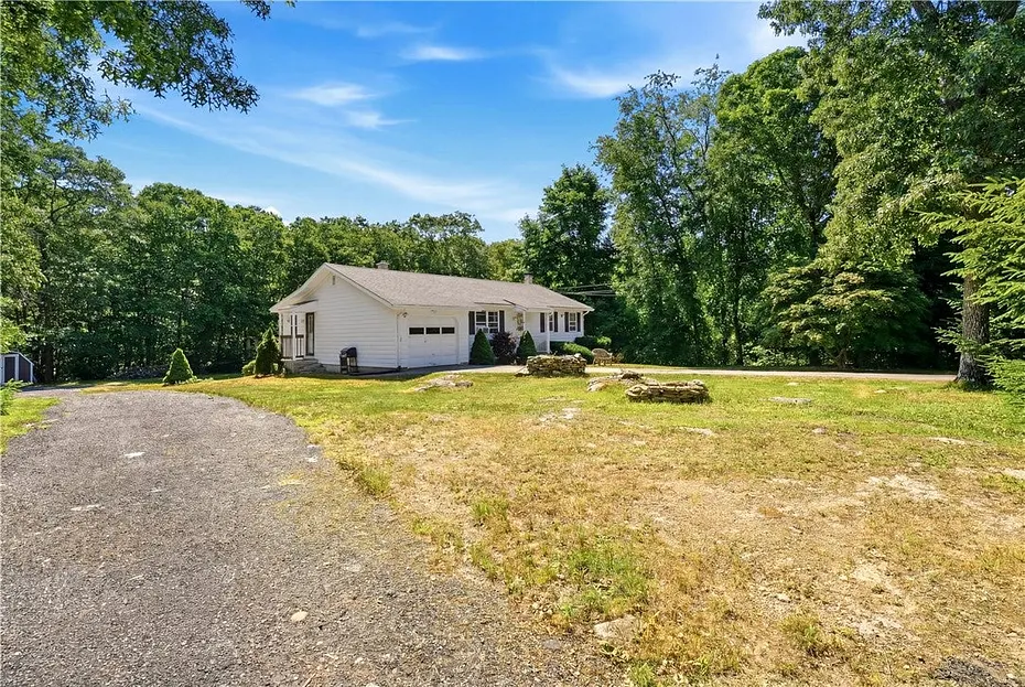 42 Charles Avenue Photo 39