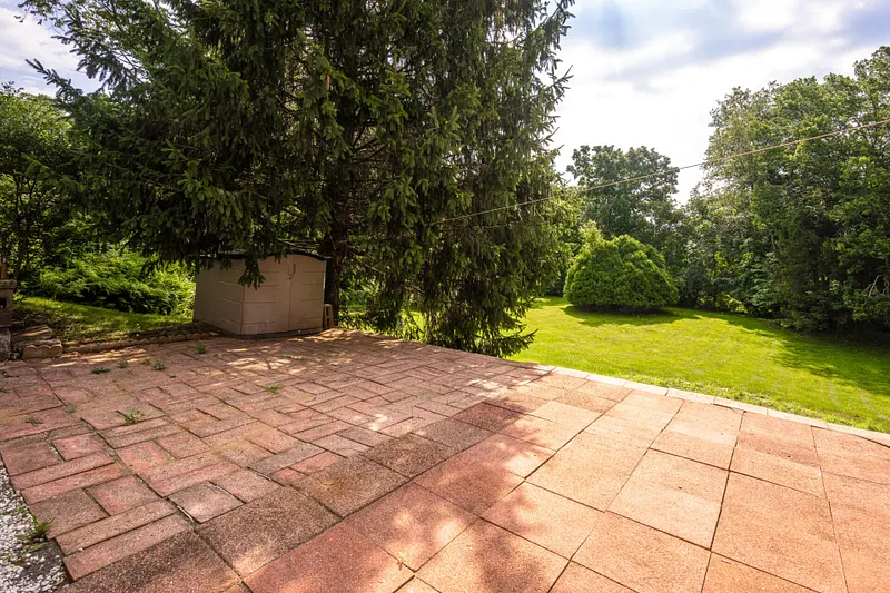 61 Soundview Avenue Photo 21