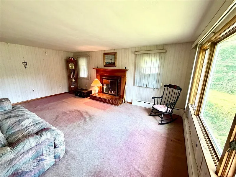 817 Somers Rd Photo 18