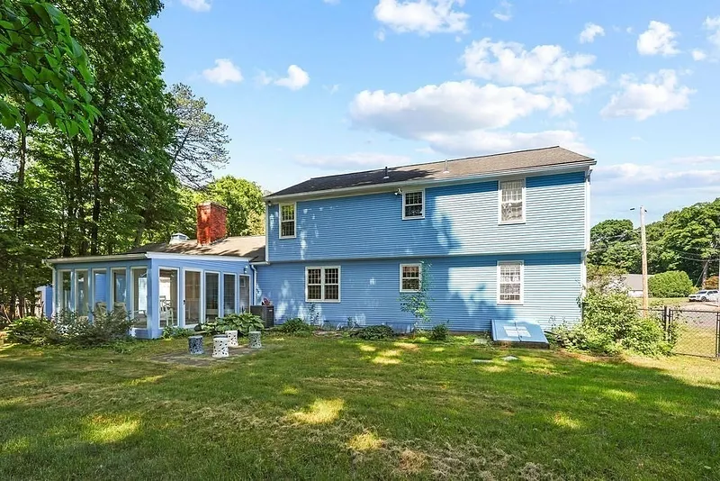 84 Brewster Rd Photo 33