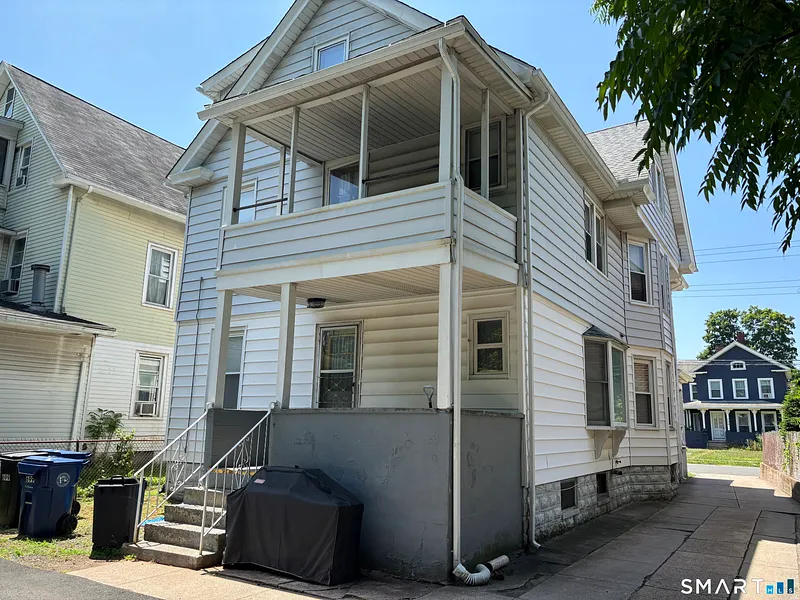 697 Washington Avenue Photo 3