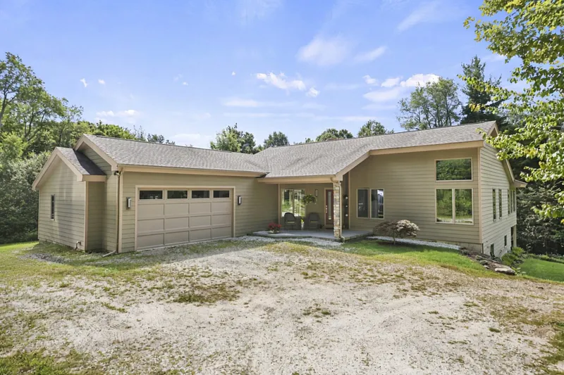 140 Leland Rd Photo 16