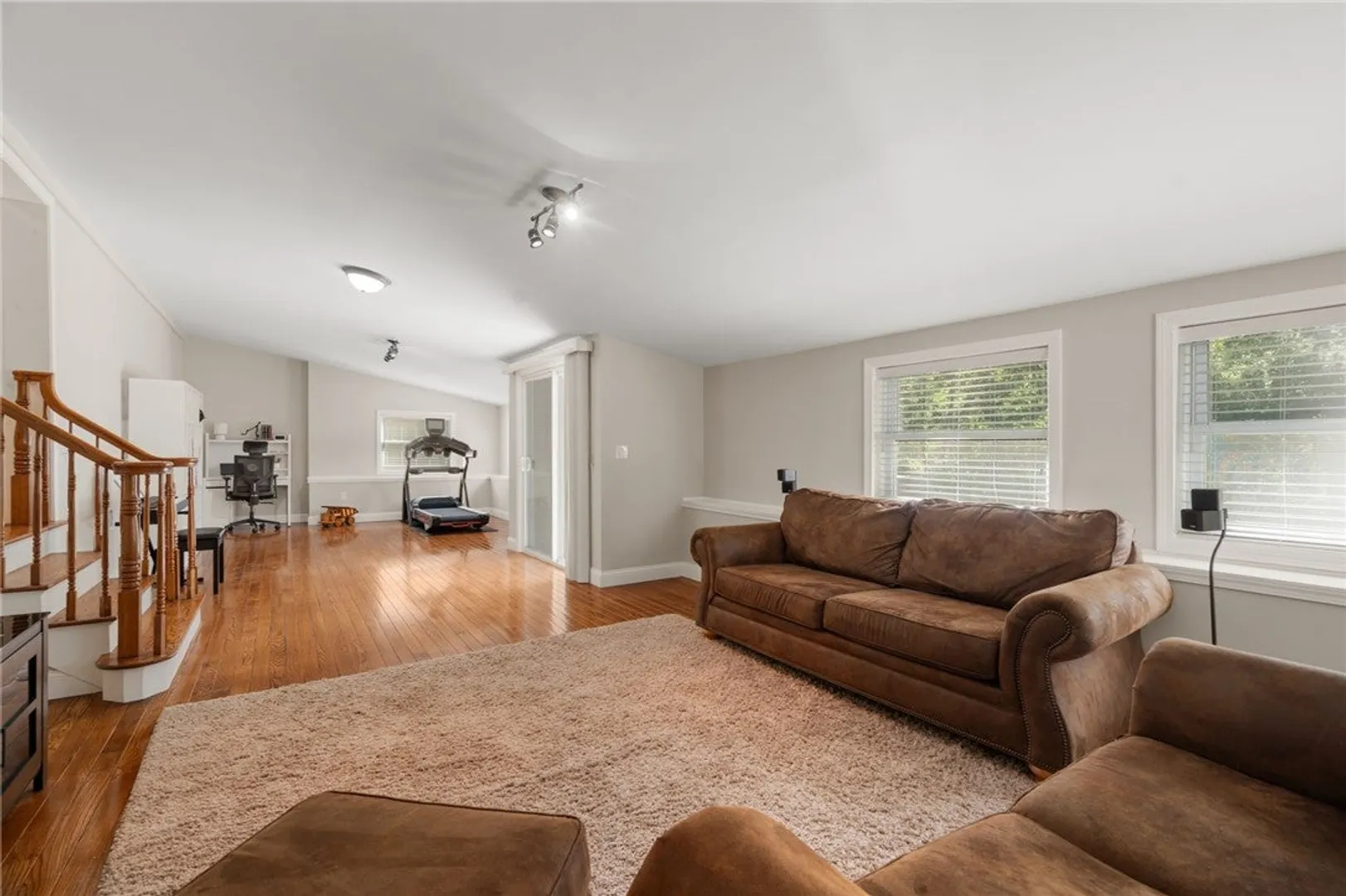 380 Woodward Avenue Photo 11