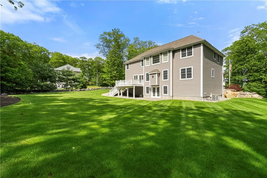 51 Womantam Lane Photo 6