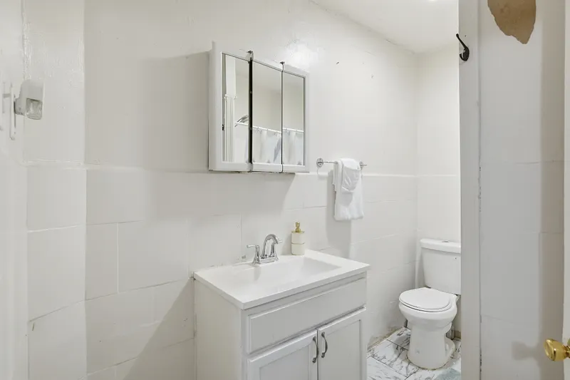 127 Dickinson Street Photo 16