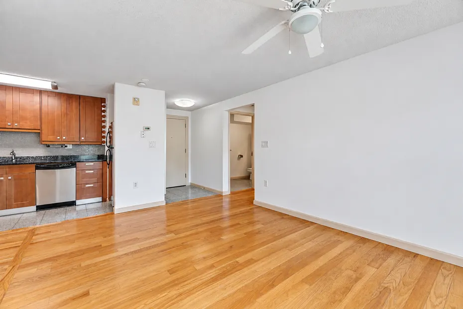 184 Pequot Avenue  #305 Photo 7