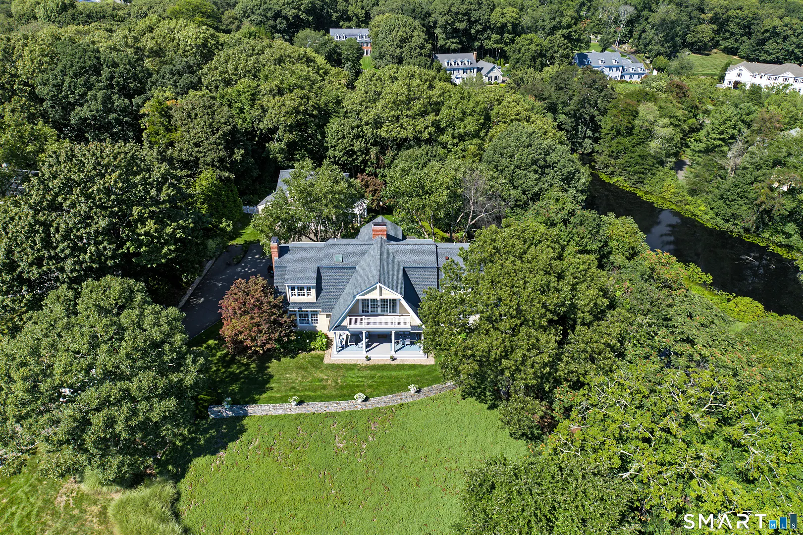 373 Boston Post Road Photo 1