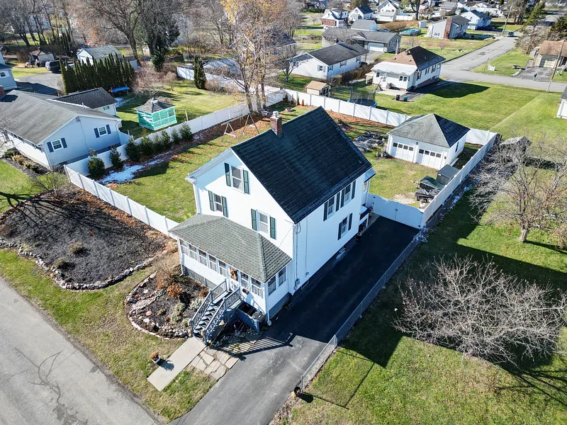 25 Calumet St Photo 51